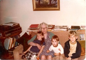 1978- Elsie age 90 surrounded by books and grandchildren Carin, Christopher & Dan Waite